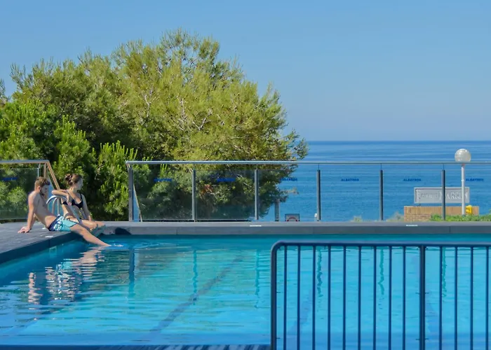 Albatros Premium Sea View *